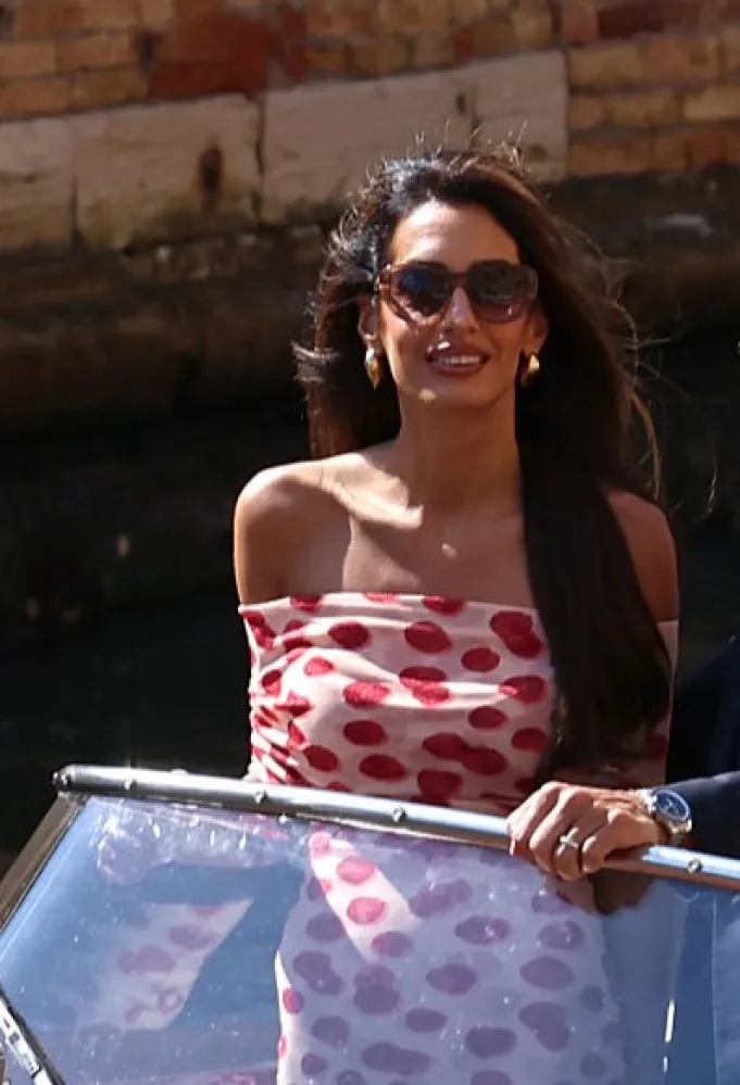 أمل وجورج كلوني Amal & Geoges Clooney في مهرجان فينيسيا السينمائي - (مصدر الصورة  Victor Boyko/Getty Images for Finch & Partners and Creative Artists Agency)
