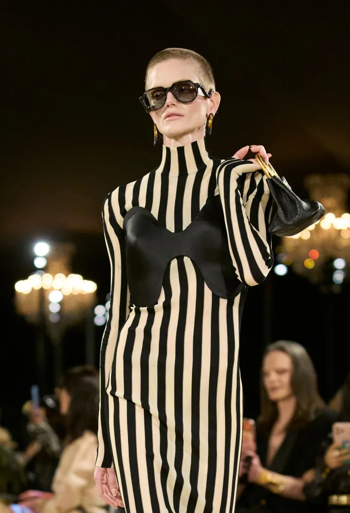 سكياباريللي Schiaparelli ربيع وصيف 2027 -مصدر الصورة Launchmetrics/Spotlight ©