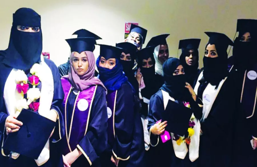 حفل تخريج طالبات "أكسفورد"