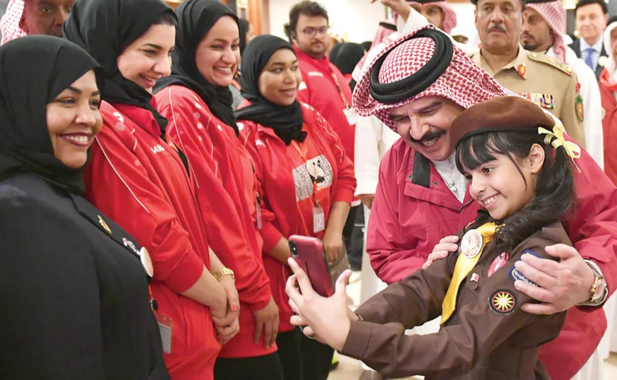 سيلفي مع طالبة.jpg