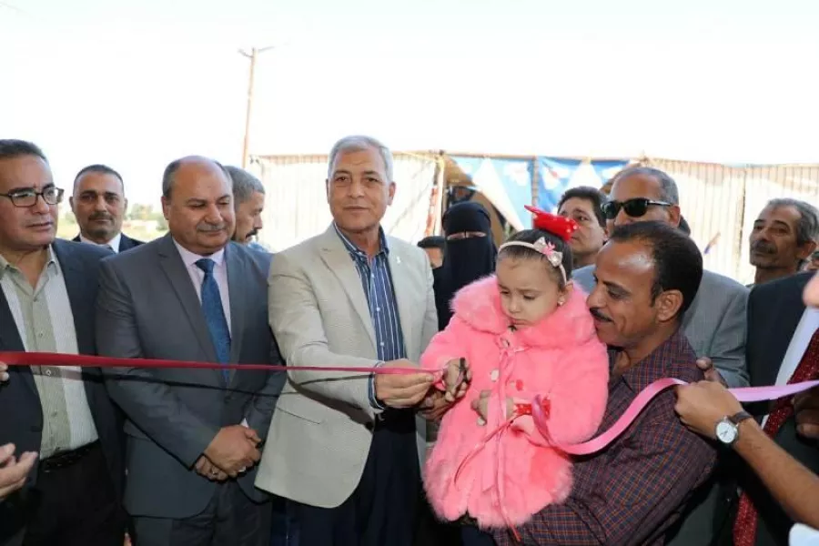 المحافظ يفتتح المجمع التنموي2 .jpeg