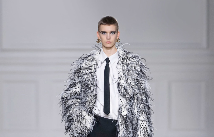 فالنتينو Valentino، مصدر الصورة Launchmetrics/Spotlight © فالنتينو Valentino، مصدر الصورة Launchmetrics/Spotlight ©