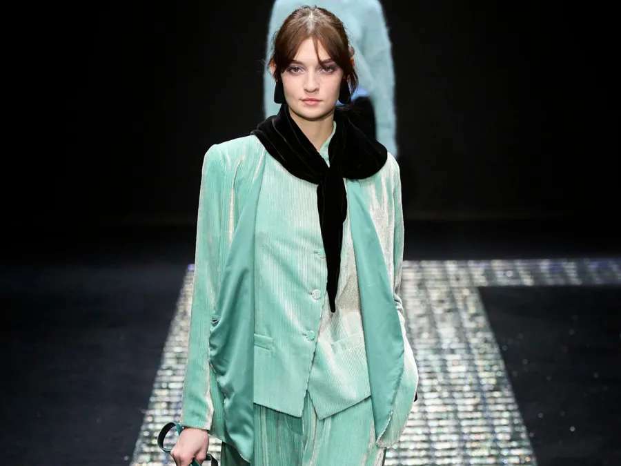 إطلالة من إمبوريو أرماني Emporio Armani- الصورة من Launchmetrics/Spotlight © إطلالة من إمبوريو أرماني Emporio Armani- الصورة من Launchmetrics/Spotlight ©