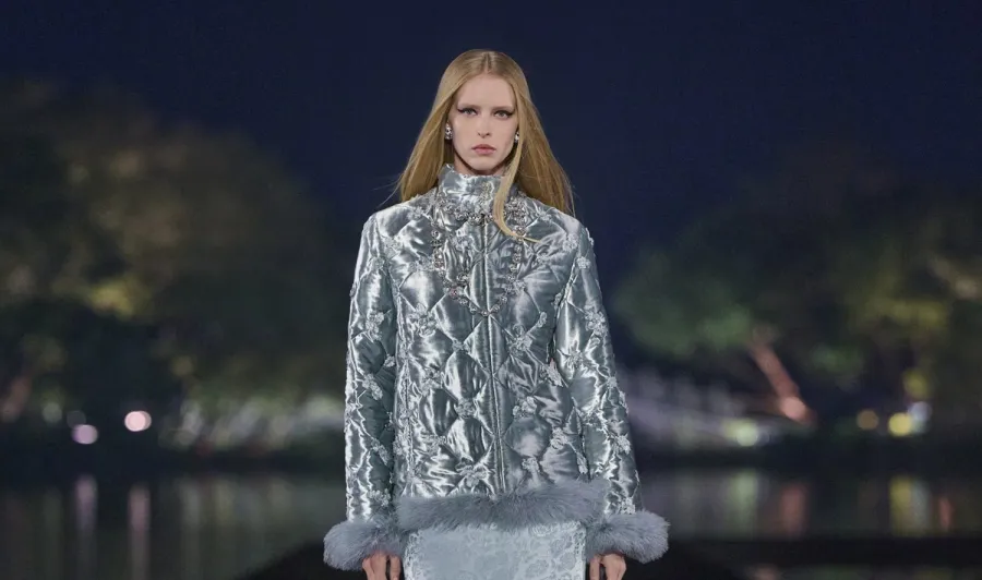 من مجموعة Métiers d’art 2024/25 من شانيل من مجموعة Métiers d’art 2024/25 من شانيل