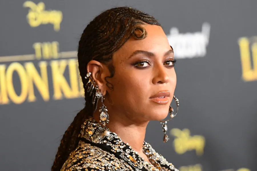 بيونسيه في مسرح دولبي في هوليوود (Beyonce at the Dolby theatre in Hollywood Robyn). مصدر الصورة: Beck / AFP