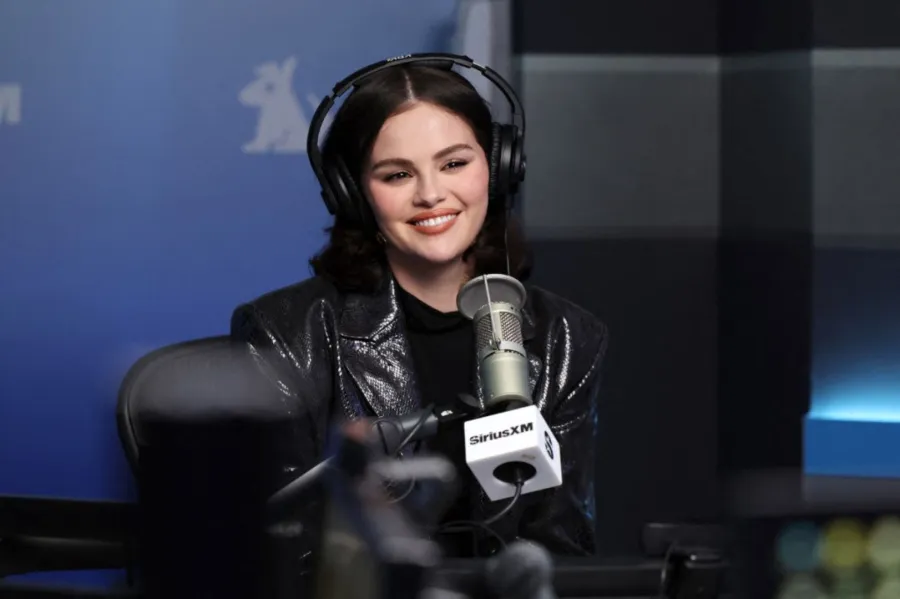 سيلينا غوميز في مدينة نيويورك (Selena Gomez in New York City). مصدر الصورة: Cindy Ord / GETTY IMAGES NORTH AMERICA / Getty Images via AFP