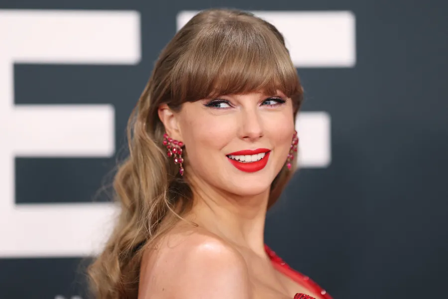 تايلور سويفت في لوس أنجلوس ( Taylor Swift in Los Angeles ). مصدر الصورة:Matt Winkelmeyer / GETTY IMAGES NORTH AMERICA / Getty Images via AFP