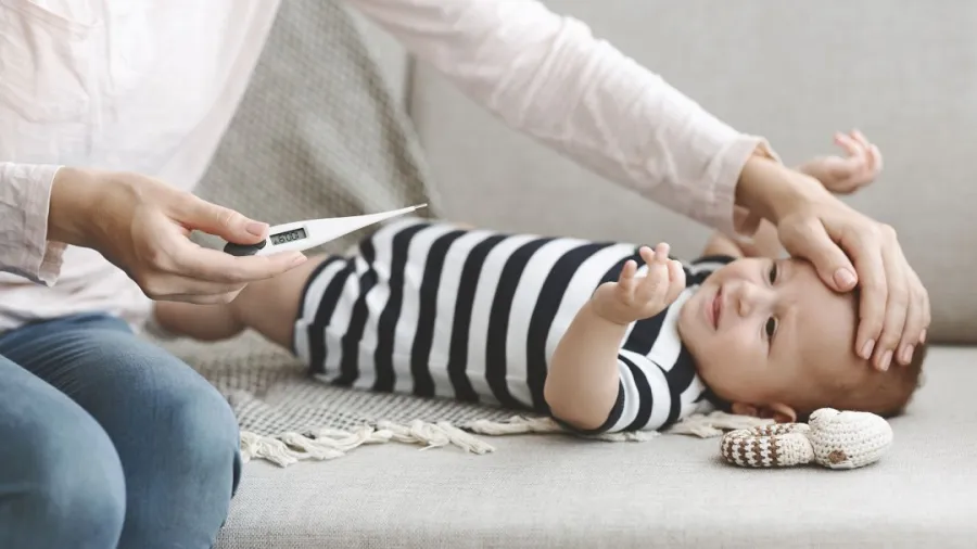صورة لطفل حرارته مرتفعة