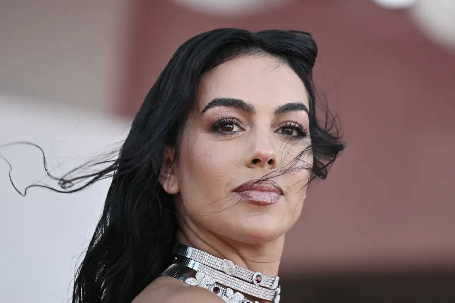 جورجينا رودريغيز في  مهرجان السينمائي السينمائي الثمانين ( Georgina Rodriguez at the 80th Venice Film Festival ). مصدر الصورة:Tiziana FABI / AFP