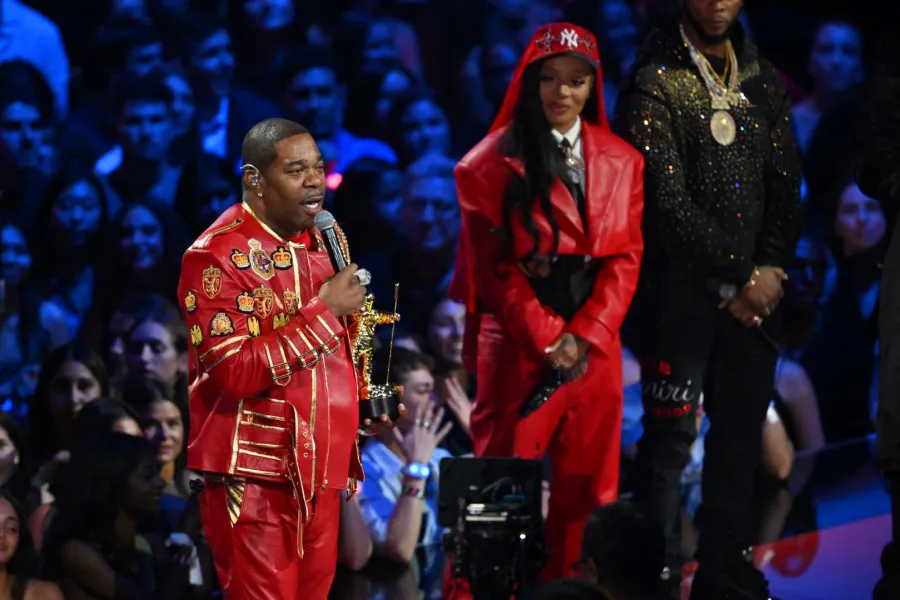 بوستا رايمز Busta Rhymes من حفل توزيع جوائز MTV VMAs 2025. مصدر الصورة: ANGELA WEISS / AFP