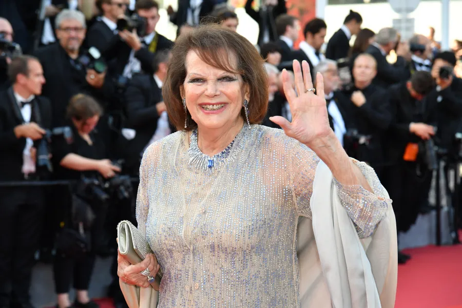كلوديا كاردينالي في مهرجان كان السينمائي 2017 - Claudia Cardinale arrives on May 23, 2017 the Cannes Film Festival - مصدر الصورة Alberto PIZZOLI / AFP