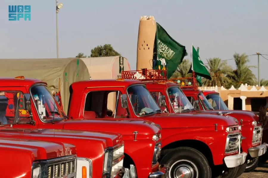  استعراض مميز للسيارات الكلاسيكية في لينة التاريخية، وروضة هباس