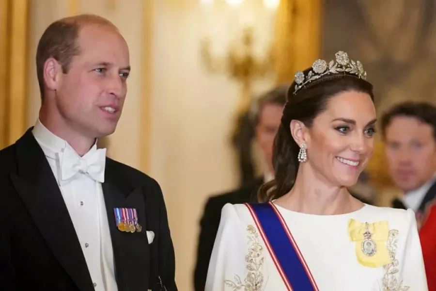 كيت ميدلتون والأمير ويليام Prince William and Kate Middleton في قصر باكنغهام مصدر الصورة: Yui Mok / POOL / AFP