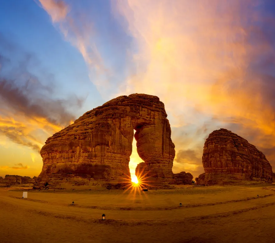 جبل الفيل في العلا أحد المواقع الأثرية السعودية