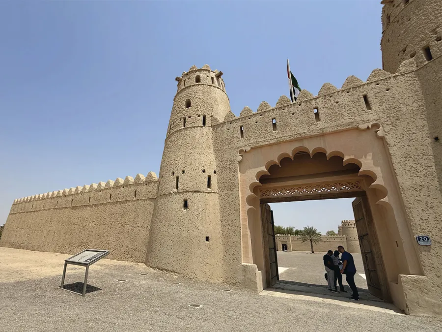 مدينة العين تجمع بين عبق التاريخ وروح المغامرة مدينة العين تجمع بين عبق التاريخ وروح المغامرة