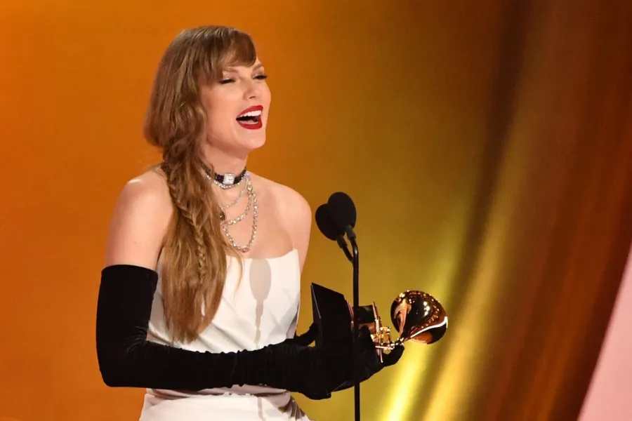 تايلور سويفت Taylor Swift من حفل توزيع جوائز غرامي 2024. مصدر الصورة: Valerie Macon / AFP