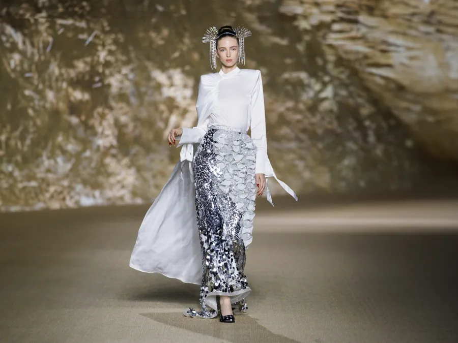 فستان من أتيليه حكايات في أسبوع الموضة في الرياض 2025- الصورة من المكتب الإعلامي