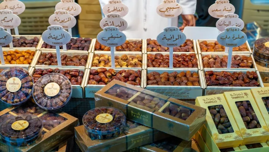 انطلاق مهرجان ومزاد الظفرة للتمور. الصورة من وكالة الأنباء الإماراتية "وام"
