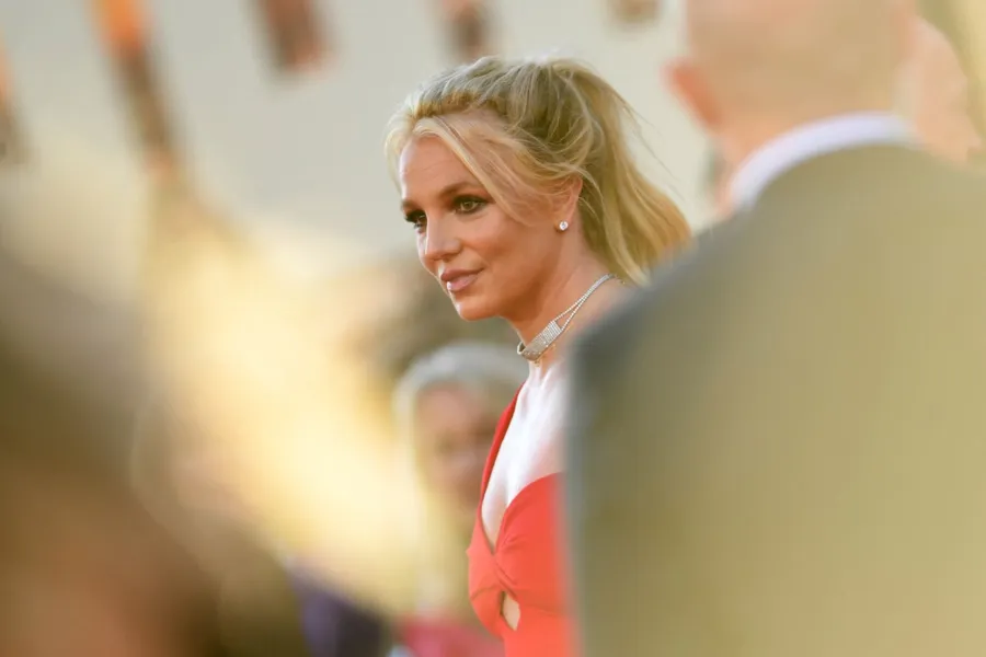 بريتني سبيرز في مسرح TCL الصيني في هوليوود، كاليفورنيا. (Britney Spears at the TCL Chinese Theatre in Hollywood, California). مصدر الصورة: VALERIE MACON / AFP