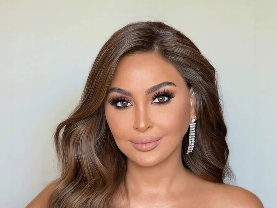 إليسا بإطلالة أنثوية جذابة- الصورة من حسابها الرسمي على إنستغرام مكياج وتسريحات شعر اليسا