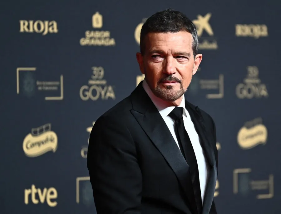 أنطونيو بانديراس في غرناطة، جنوب إسبانيا (Antonio Banderas in Granada, southern Spain). مصدر الصورة: JORGE GUERRERO / AFP أنطونيو بانديراس في غرناطة، جنوب إسبانيا (Antonio Banderas in Granada, southern Spain). مصدر الصورة: JORGE GUERRERO / AFP