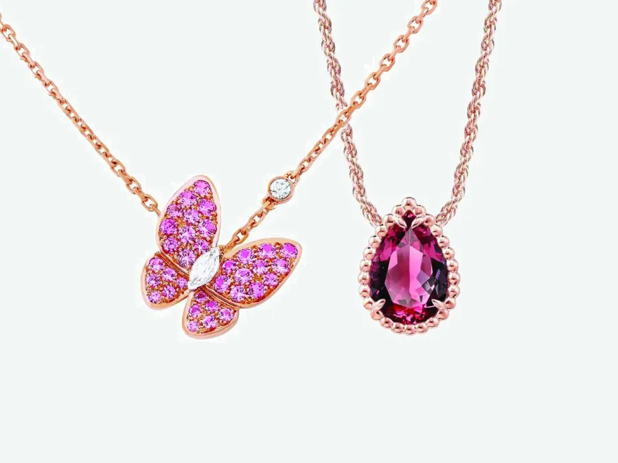 قلادات مرصوفة بأحجار كريمة باللون الوردي  قلادات باللون الوردي
