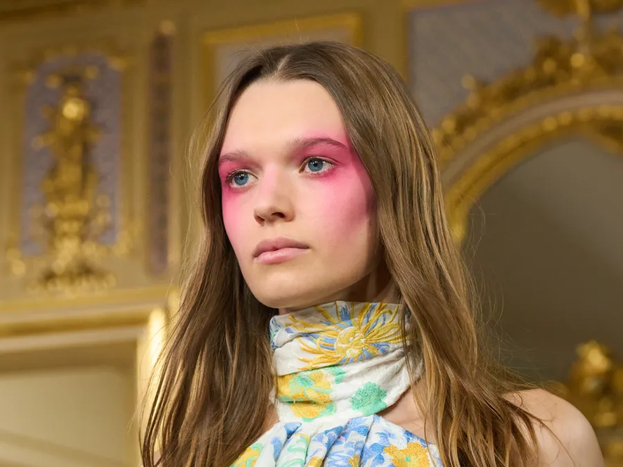 من عرض ليونيل باريس Leonard Paris- مصدر الصورة Launchmetrics/Spotlight © مكياج وردي