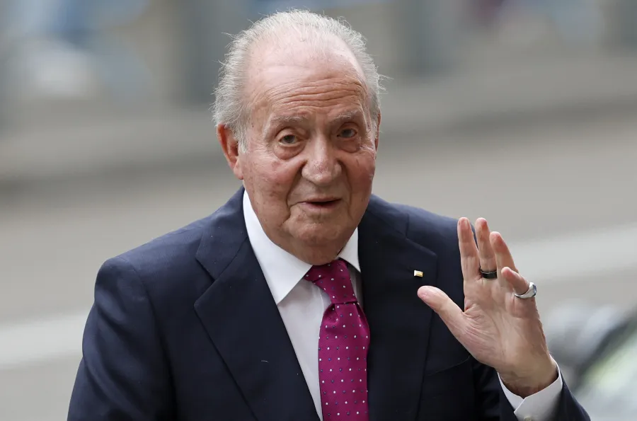 ملك إسبانيا السابق خوان كارلوس الأول في مدريد ( Former King of Spain Juan Carlos I in Madrid ). مصدر الصورة: OSCAR DEL POZO / AFP