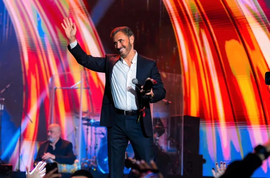 كاظم الساهر -الصورة من المركز الاعلامي  لشركة بنش