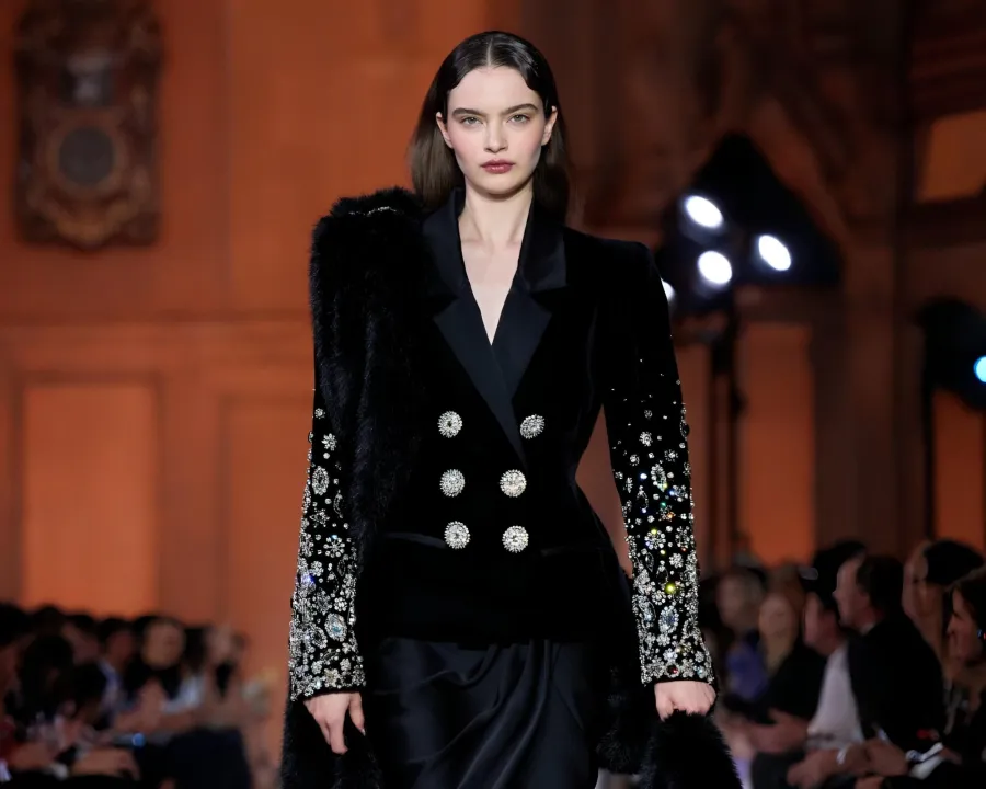 زهير مراد خريف 2025 Zuhair Murad - مصدر الصورة Launchmetrics/Spotlight © زهير مراد خريف 2025 Zuhair Murad - مصدر الصورة Launchmetrics/Spotlight ©