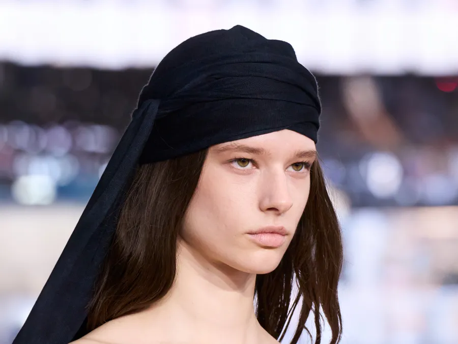 طريقة رسم الحواجب الفاتحة والطبيعية