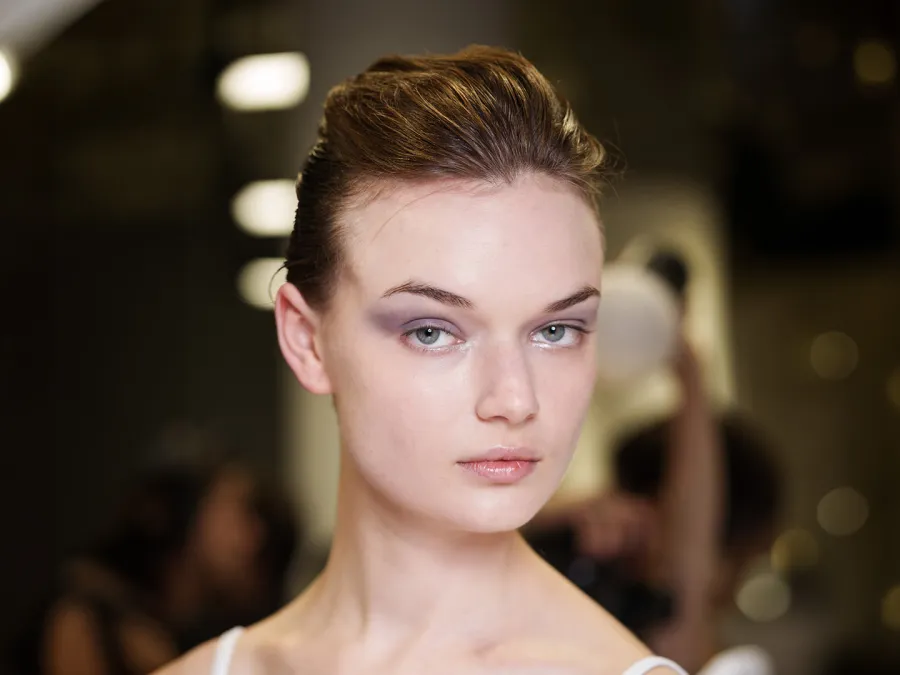 حيل سريعة لعلاج فراغات الحواجب