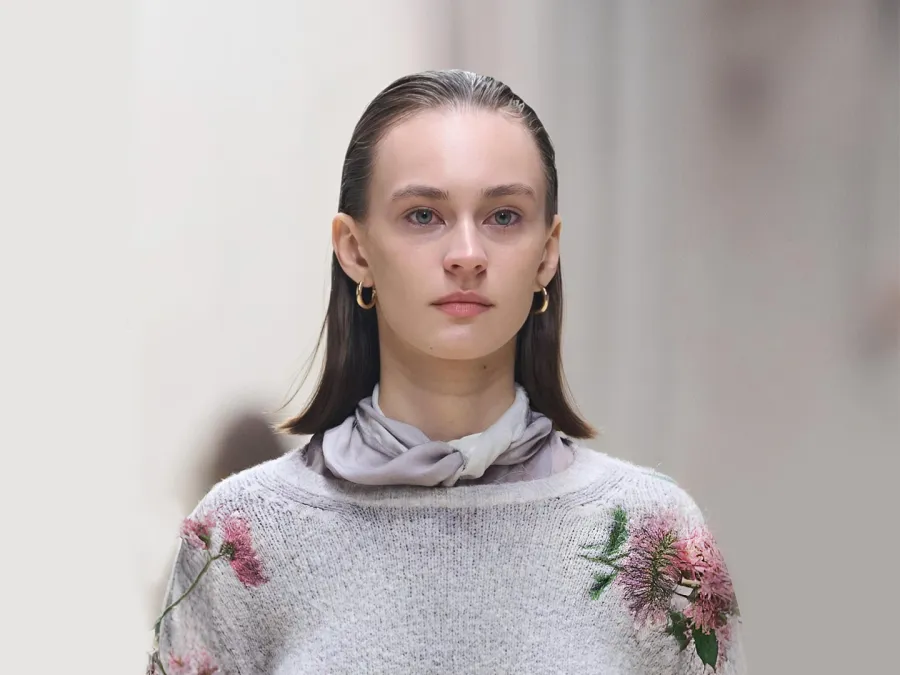 روتين العناية بالشعر الخفيف دليلكِ لشعر أقوى وكثافة ساحرة