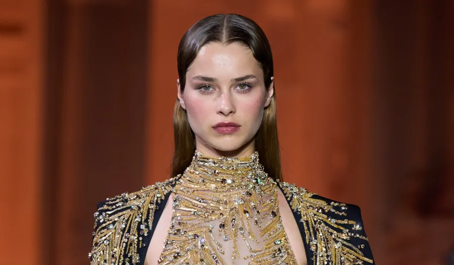 كيف أجعل بشرتي تلمع كالزجاج