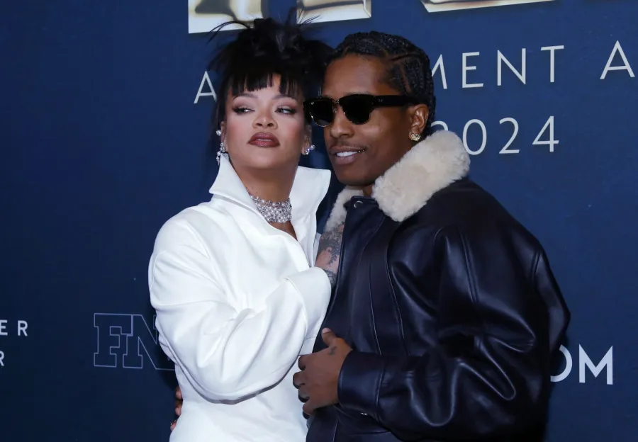 ريهانا وآساب روكي في نيويورك (Rihanna and A$AP Rocky in New York). مصدر الصورة: Leonardo Munoz / AFP ريهانا وآساب روكي في نيويورك (Rihanna and A$AP Rocky in New York). مصدر الصورة: Leonardo Munoz / AFP