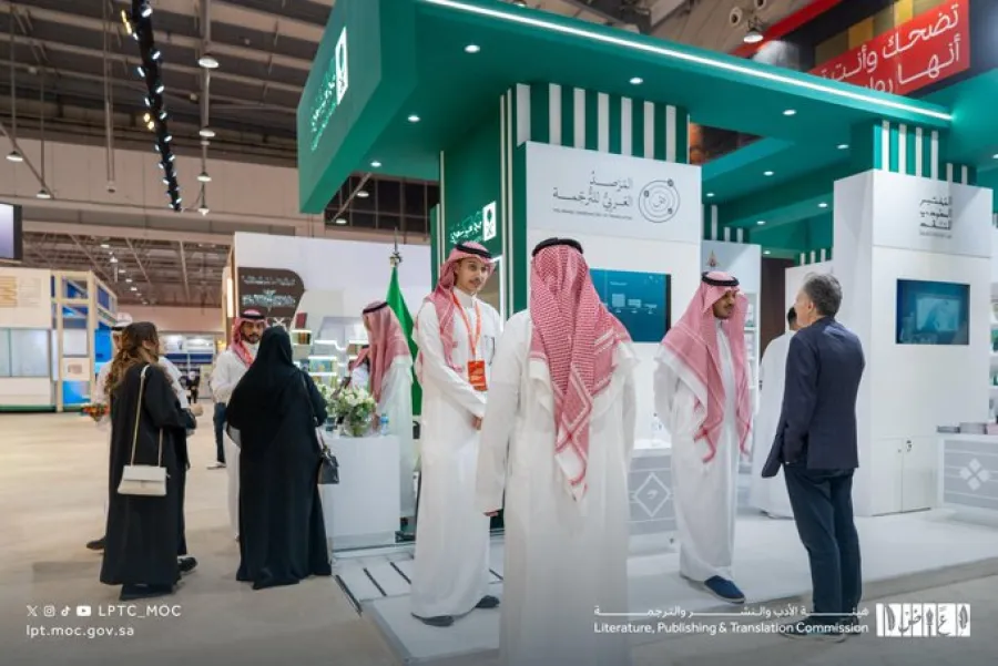 جناح السعودية المشارك بمعرض الشارقة للكتاب 2025. الصورة من الحساب الرسمي لهيئة الأدب والنشر والترجمة على منصة x