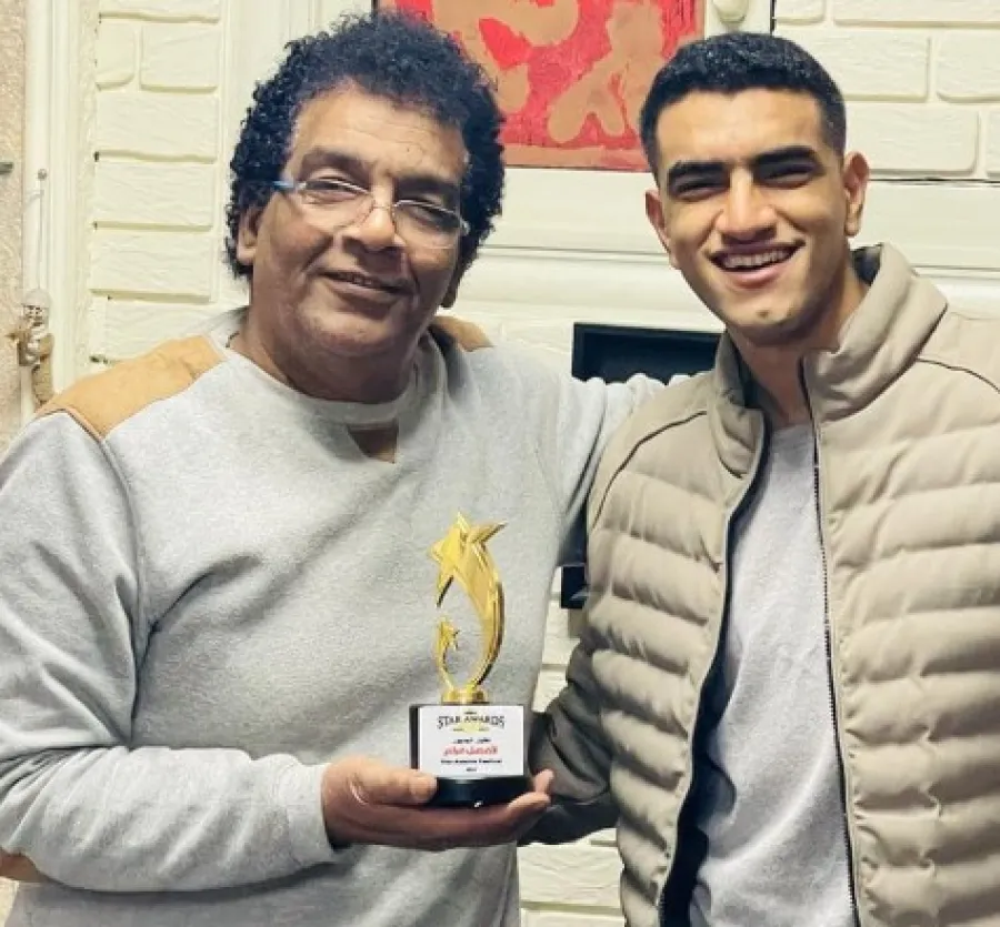 السيناريست أحمد عبد الله وابنه علي - الصورة من حساب الأخير على فيسبوك