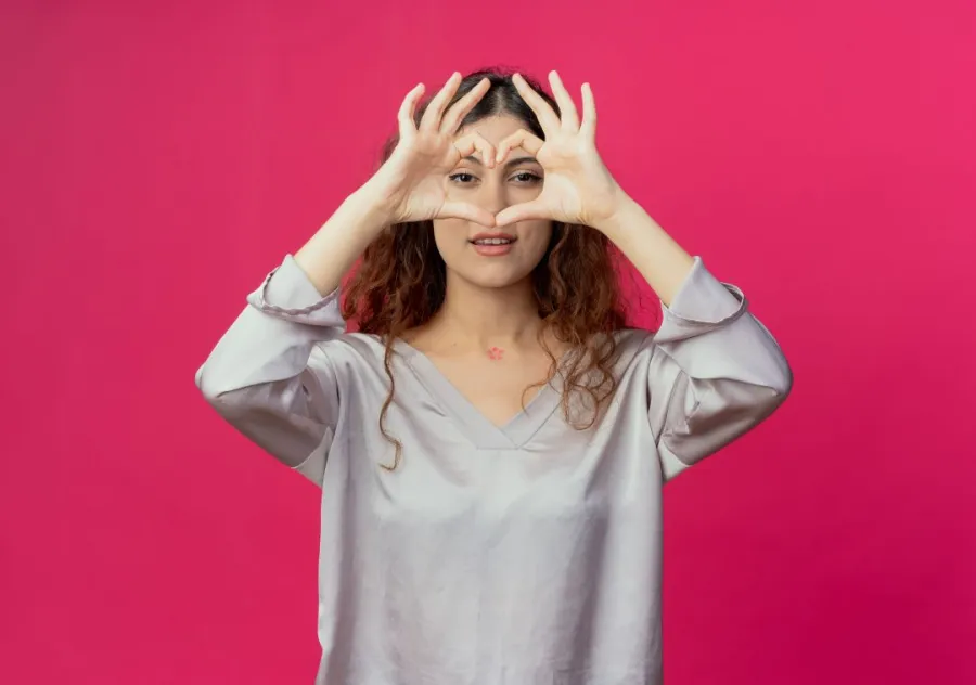 الشخصية الحساسة تنظر إلى العالم من خلال القلب والمشاعر