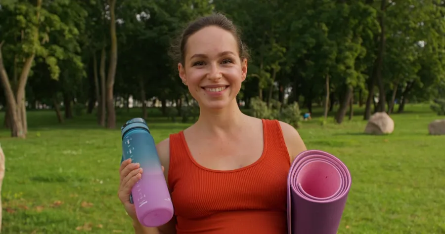 صورة لحامل تستعد لممارسة الرياضة