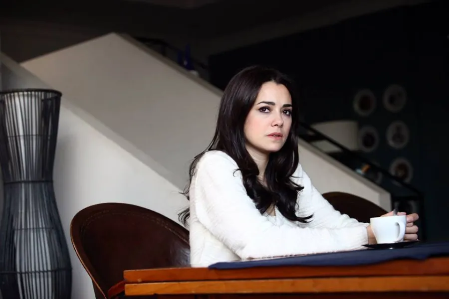 أوزغو نامال- الصورة من حسابها على الفيسبوك