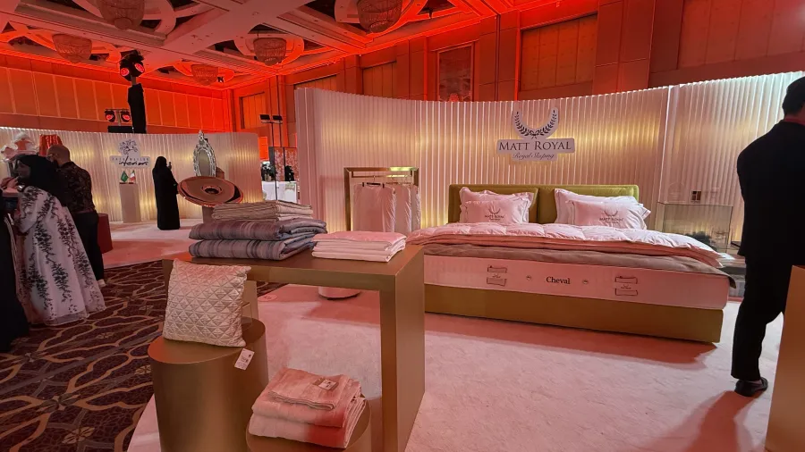 ضمّت أروقة معرض آرت تدوم قطعًا فنية نادرة وأعمالًا تصميمية مبتكرة 