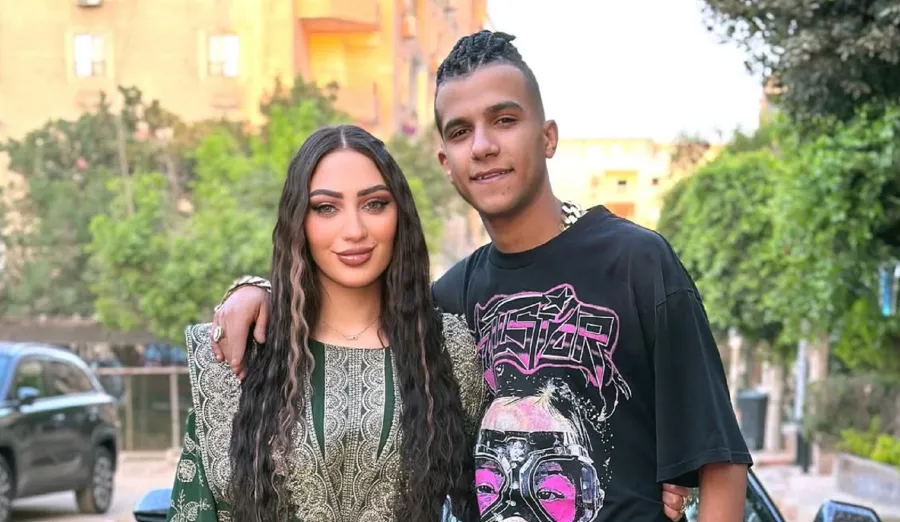 عصام صاصا وزوجته جهاد أحمد- الصورة من حسابه الرسمي على إنستغرام