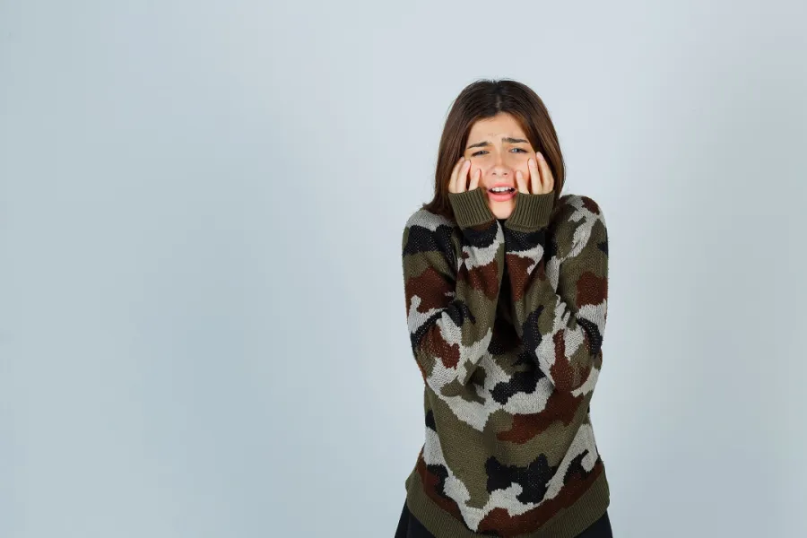 لماذا أشعر بالذنب بعد  نقاش حادّ مع أحد؟- الصورة من موقع Freepik