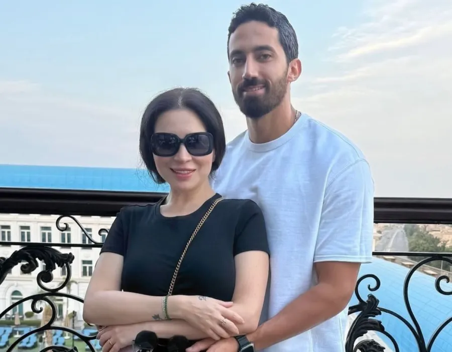مي عز الدين وزوجها أحمد تيمور - الصورة من حسابه على إنستغرام