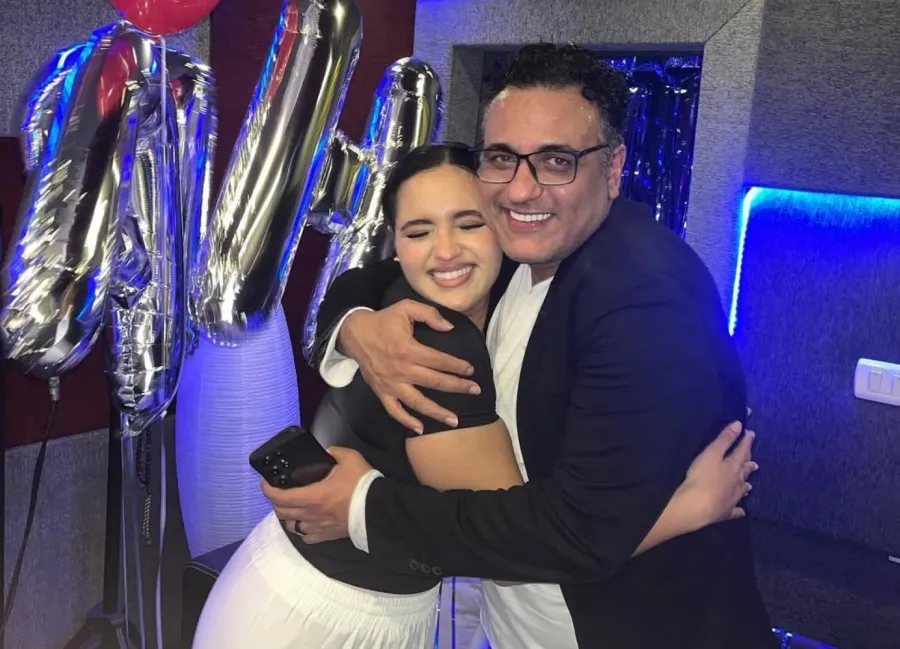 الملحن الراحل محمد رحيم مع ابنته ماس - الصورة من حساب ماس على إنستغرام