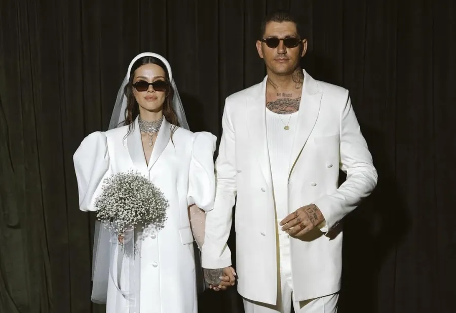 إيرام هيلفاجي أوغلو وأورال كاسبار في حفل زفافهما- الصورة من حسابها على إنستغرام