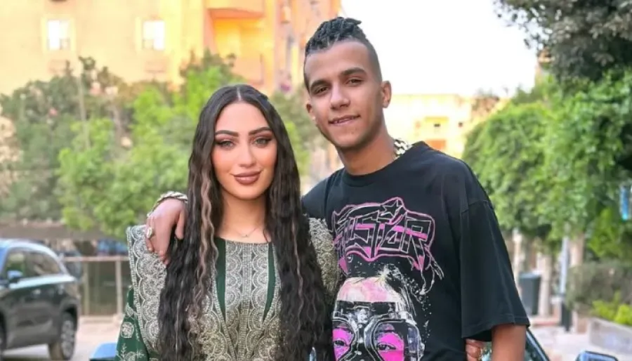 عصام صاصا وزوجته جهاد أحمد- الصورة من حسابه الرسمي على إنستغرام