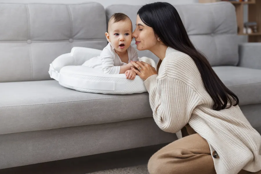 صورة لأم مع طفلها