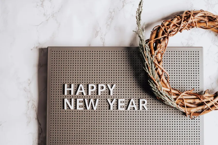 بوستر الاحتفال بالسنة الجديدة- رأس سنة جديدة سعيدة