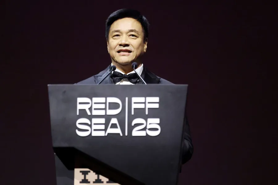 ستانلي تونغ Stanley Tong من مهرجان البحر الأحمر السينمائي 2025. مصدر الصورة: Daniele Venturelli/Getty Images for The Red Sea International Film Festival